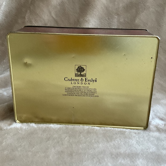 Vintage Crabtree & Evelyn Rectangular Tin Box - Picture 5 of 5